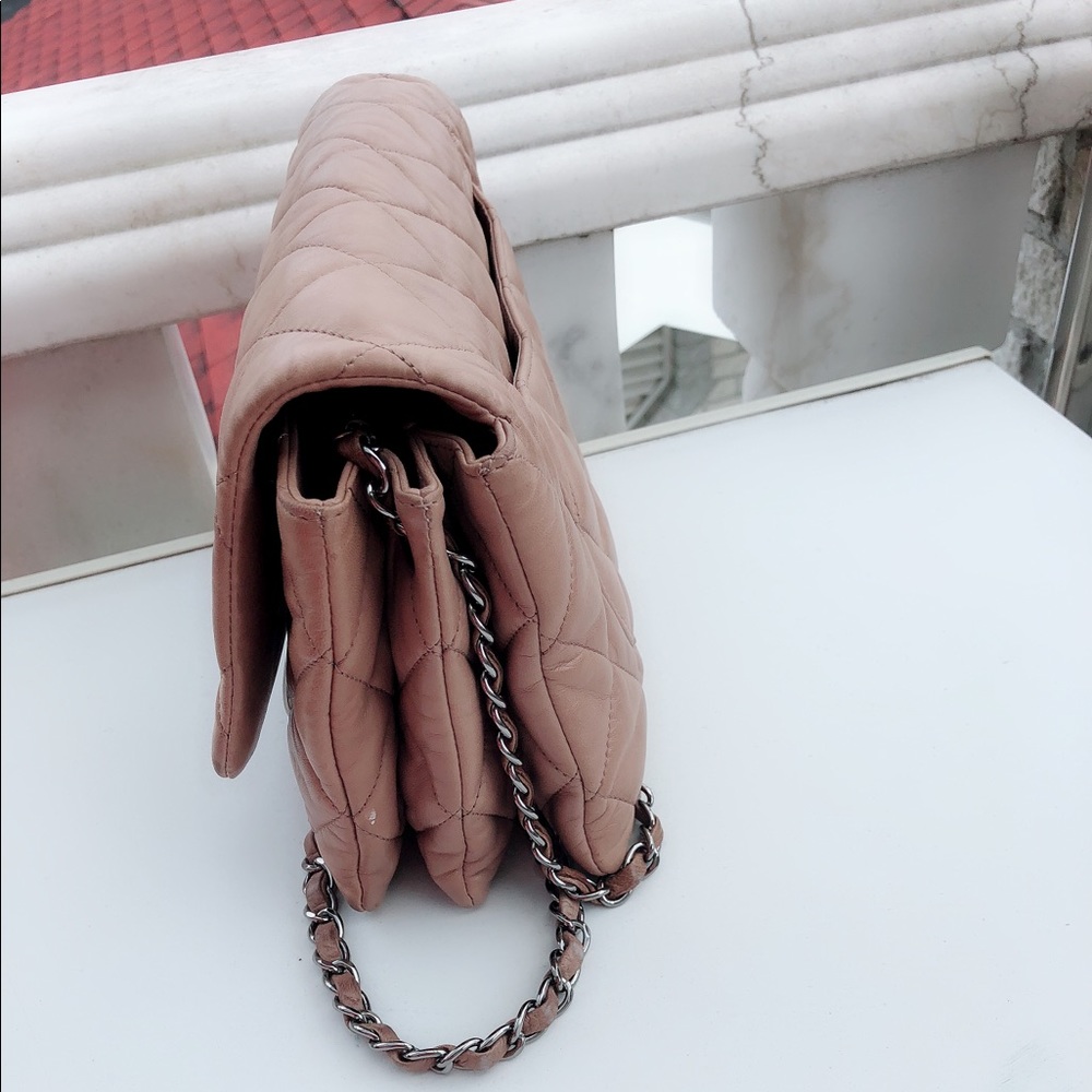 Authentic Chanel - Picture 3 of 6
